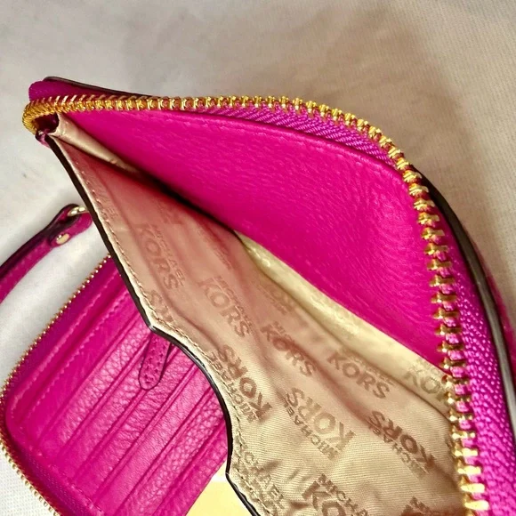 Michael Kors Jet Set Travel Wristlet Wallet Hot Pink Leather Phone Clutch - Picture 6 of 13